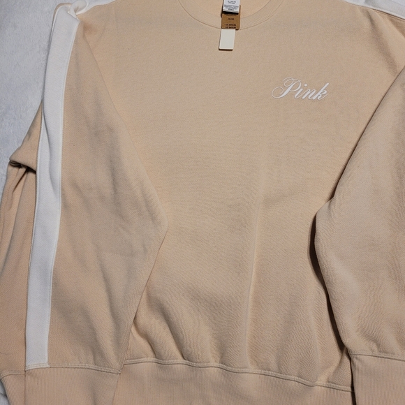 Pink brand crew neck.Make a reasonable offer. - Picture 2 of 3